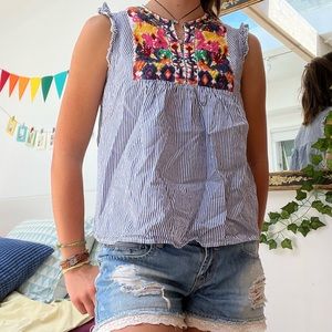 Size S blouse. Super cute, summer shirt. Beautiful abstract embroidery.